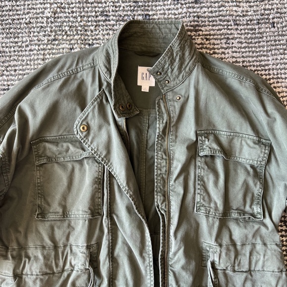 Gap	Belted Utility Jacket - Picture 2 of 4